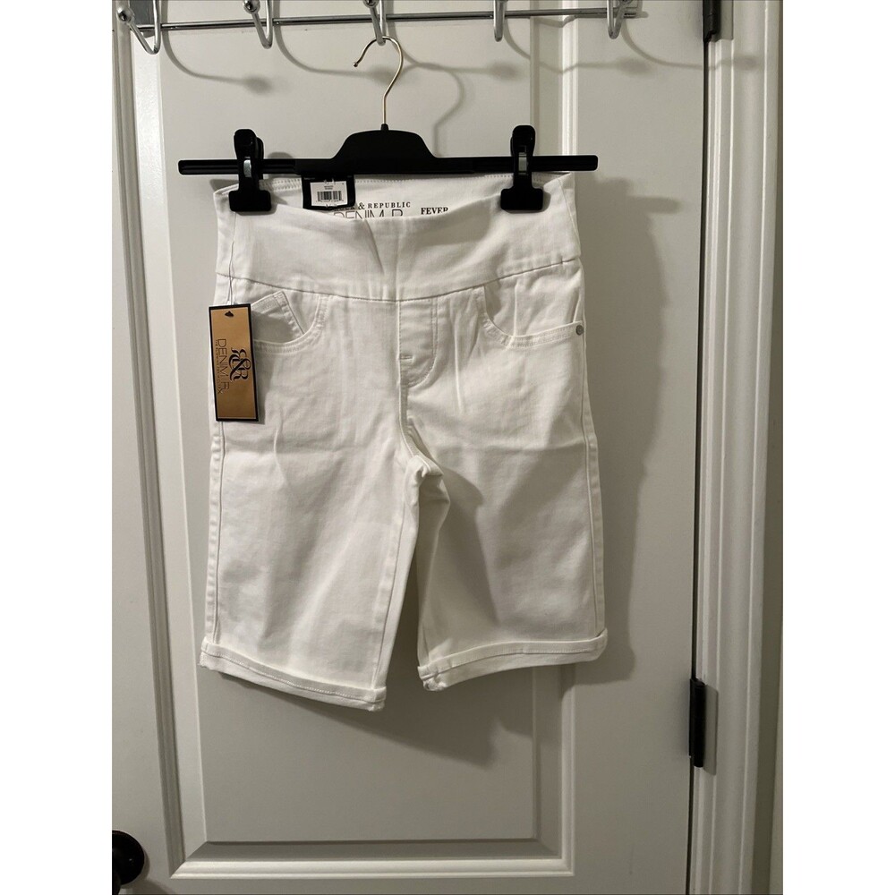 Rock and Republic Size 10 Women Shorts Slimming Denim Cure Fever Pull On White